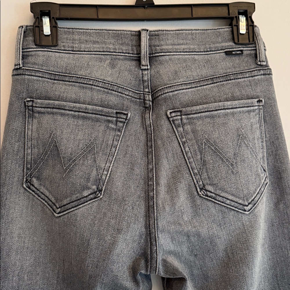 MOTHER The Rascal Sliced up Heel in Digging up Dirt 24 Flare Jeans Grey - Picture 6 of 14